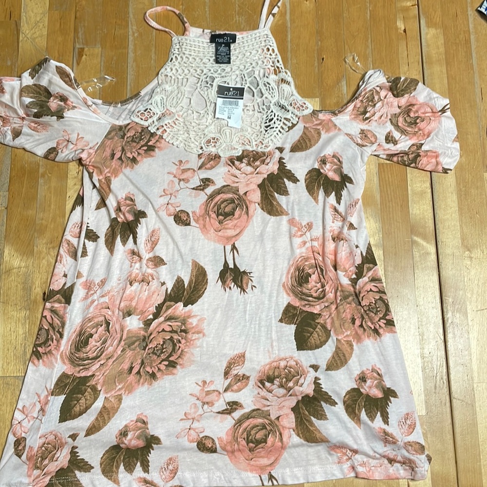 BNWT rue 21 off the shoulder top